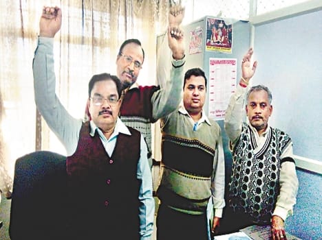 Diploma engineers strike , suffering masses