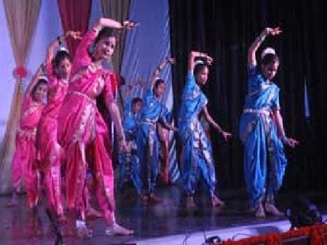 DLW shade of color in the spring dance recital