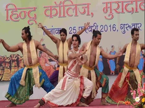 show indian culture in hindu college annual fest