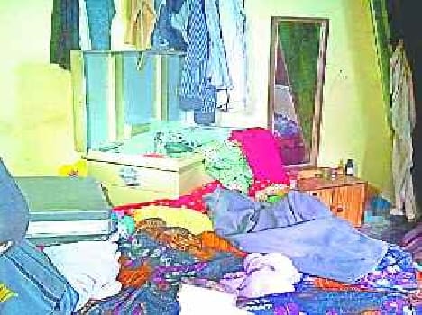 Robbers raided in police uniforms 