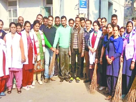dotor doing clean mission.