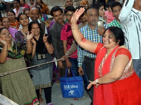 holi celibration in dwarikadheesh temple