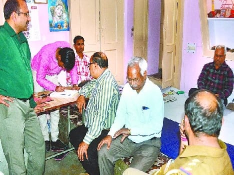 Molasses lakh looted from businessman