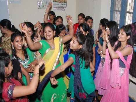 Farewell party, the trainees made a bang