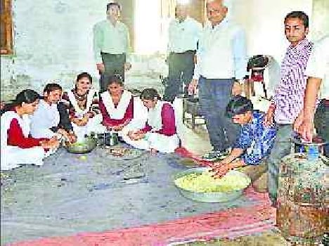 Essay writing contest, Student got show the talent 