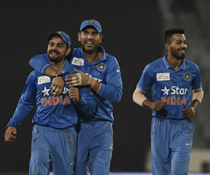 LIVE: INDIA vs PAKISTAN in Asia Cup
