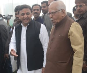 exhibition in rajbhawan in lucknow.