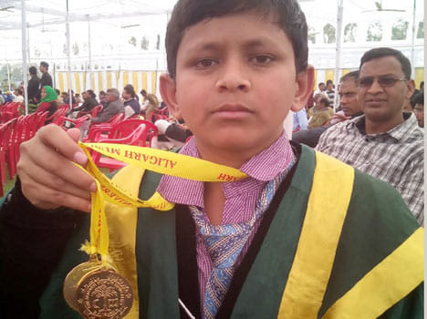 abu saleem chaudhary won two gold medal in amu
