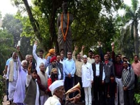 Azad learned of the martyrdom of the patriotic bike