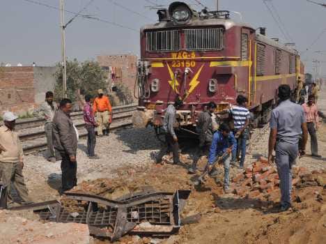 goods train derailed on karnal railway station