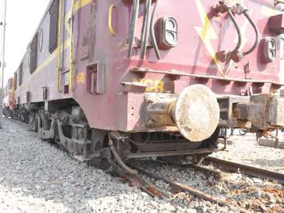 goods train derailed on karnal railway station