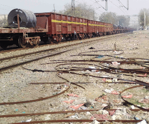 Steal attempt failed of iron from train