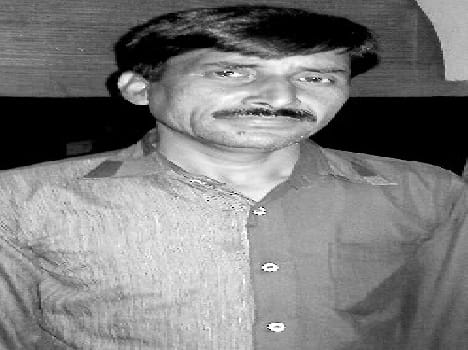 Bareilly book Santro car robbed in making Aliganj