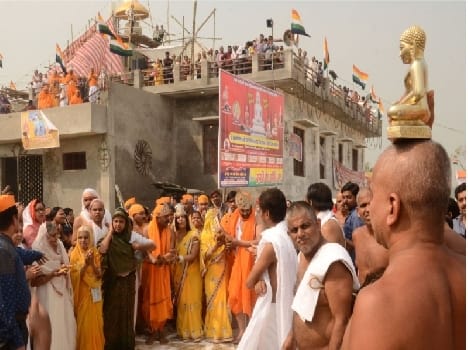 Devotees of Lord Mahavira descended knowledge Kalyank