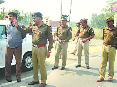 Bhuta miscreants looted the bus