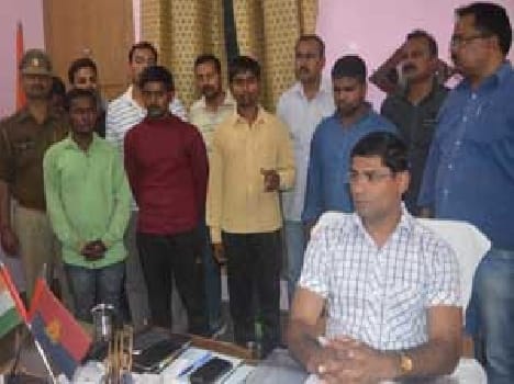 Encounter arrested four crooks