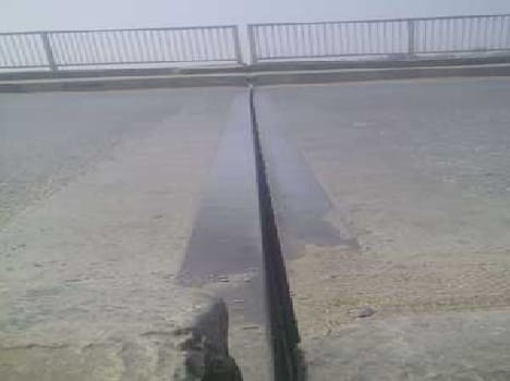 Hameed crack in bridge joint