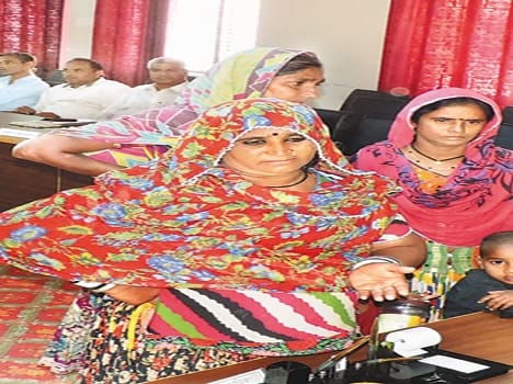 Women seeking housing