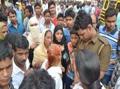 Kindled against the people of the killers were not arrested , blockade