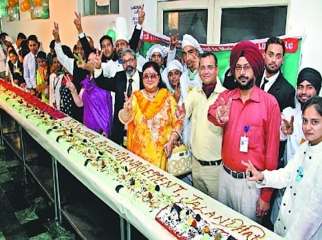 Students made 100 feet Cake