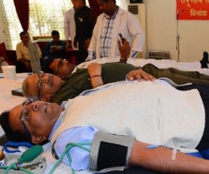 blood donation, finance minister blood donate, sadhbhawna blood donation camp, jat protest, jat reservation, cm khattar, haryana government, haryana
