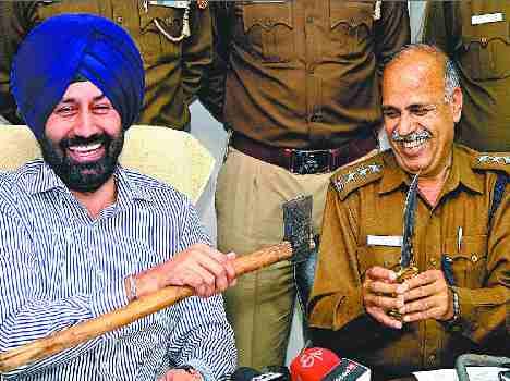 chandigarh police arrested auto and people robber gang