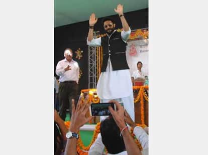 abhishek bachchan in varanasi