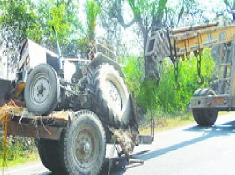Horrific tractor-truck collision