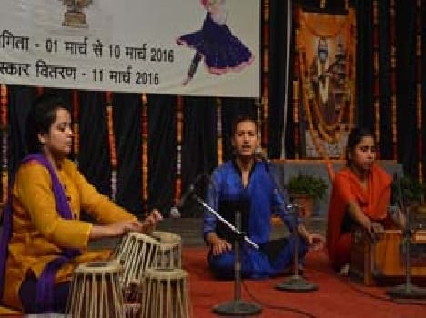 Shahabuddin clarinet , playing in Bean Kishan Lal topper
