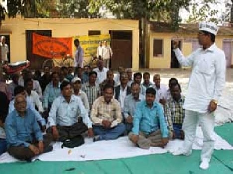 Engineers now on indefinite dharna
