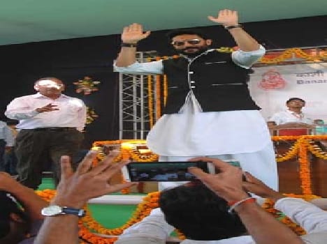 Abhishek Bachchan has taken up the responsibility to try and work the lndia
